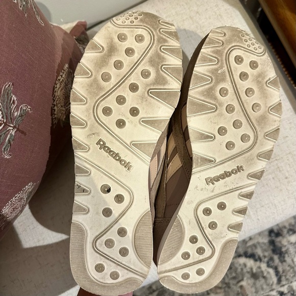 Reebok Classic (Nylon & Suede) - Taupe - Picture 6 of 6